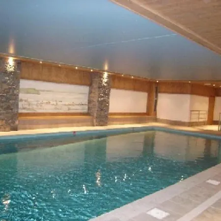 Apartment 6 Pers Avec Piscine, 2 Chambres, Parking, - Fr-1-733-130 *
