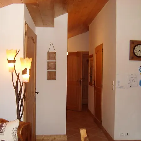Apartment 6 Pers Avec Piscine, 2 Chambres, Parking, - Fr-1-733-130 Crest-Voland