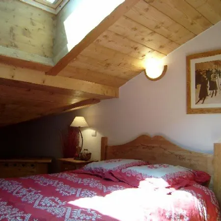 Apartment 6 Pers Avec Piscine, 2 Chambres, Parking, - Fr-1-733-130 *